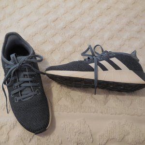 adidas shoes size 5.5 LIKE NEW